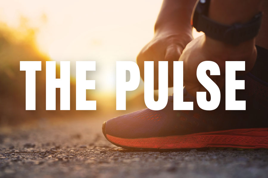 Running lacing shoe with overlay of RIA pulse logo